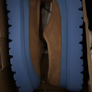 UGG Men's Tan Boots with Blue Soles